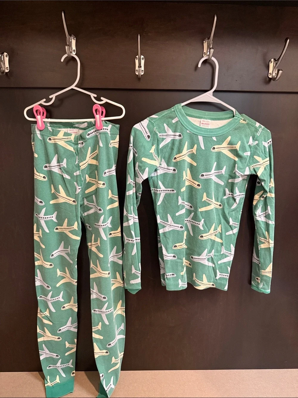 Hanna Andersson Green Airplane Print Pajama Set